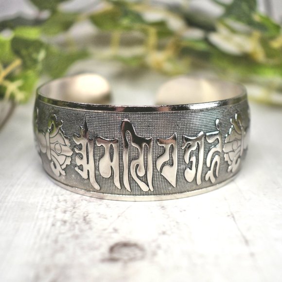 Set of 5 Vintage Bangle Cuff Bracelets - Silver Pewter - Picture 4 of 10